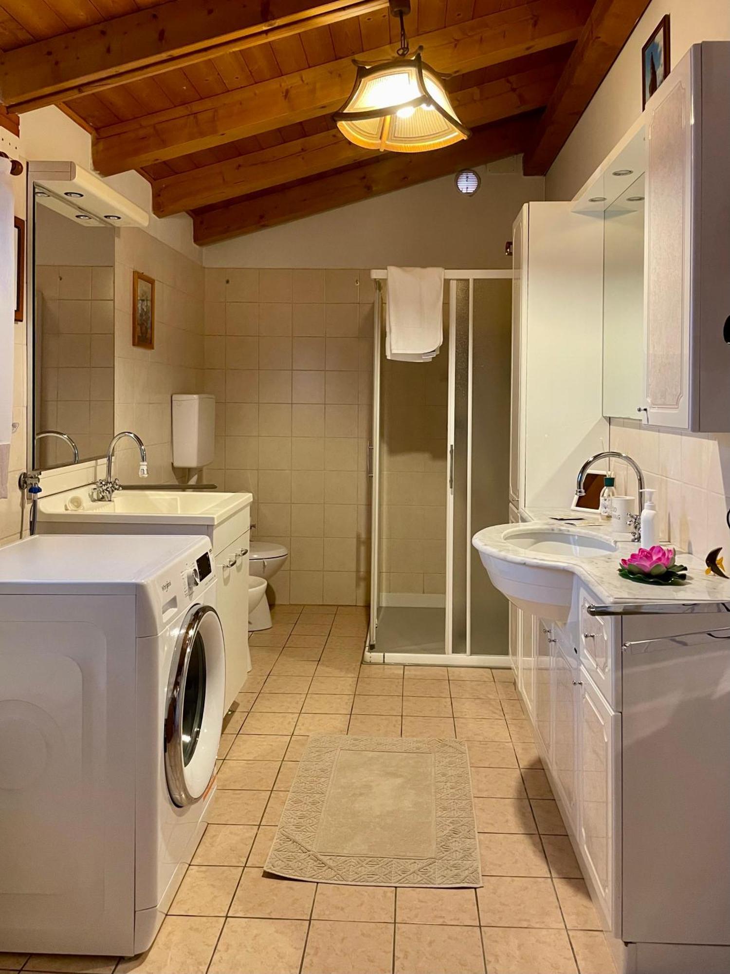 Villa A Casa Di Amici Vidor Esterno foto