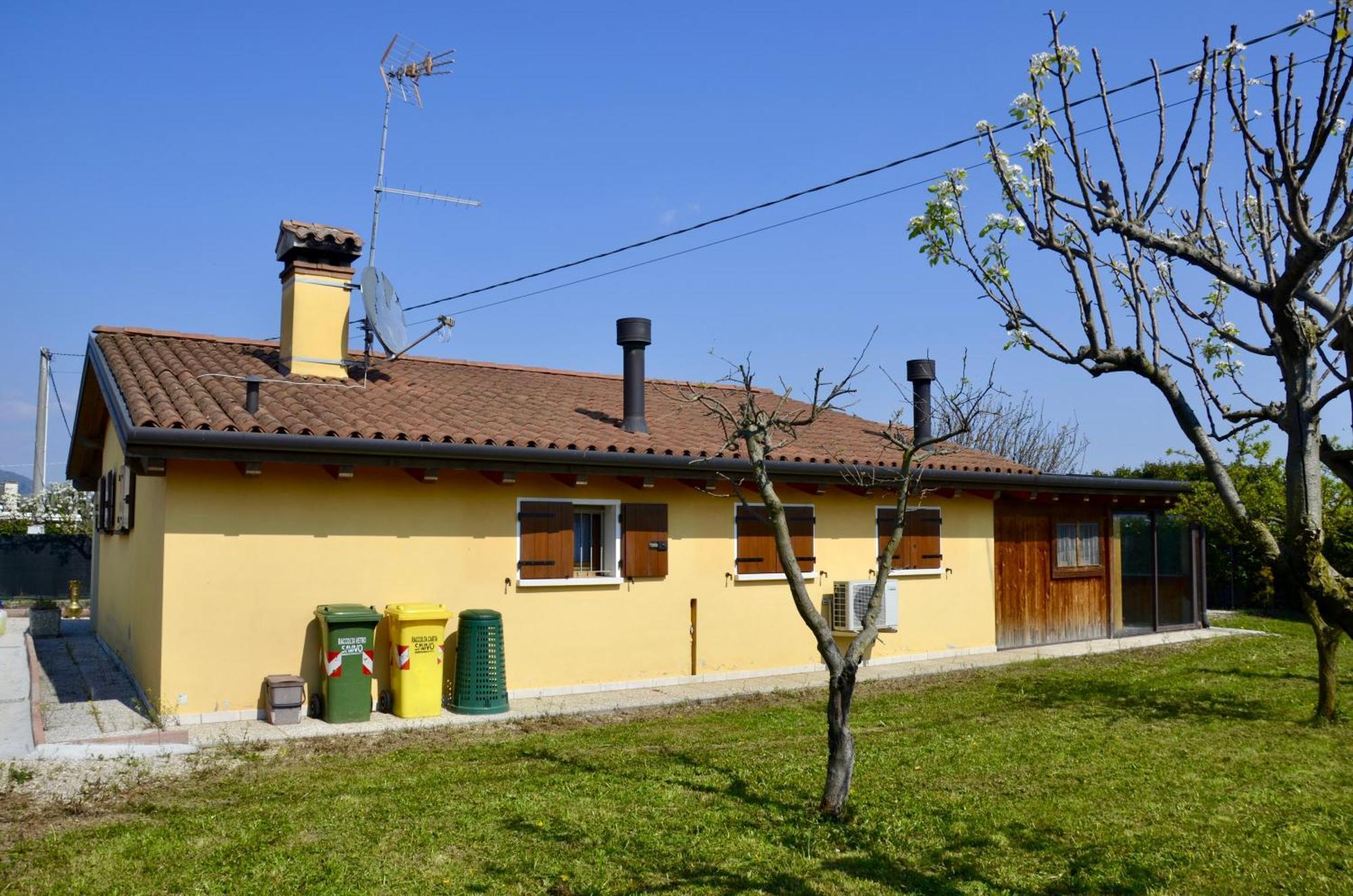Villa A Casa Di Amici Vidor Esterno foto